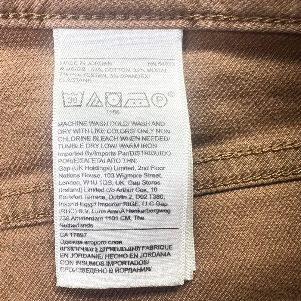 Banana Republic experience first